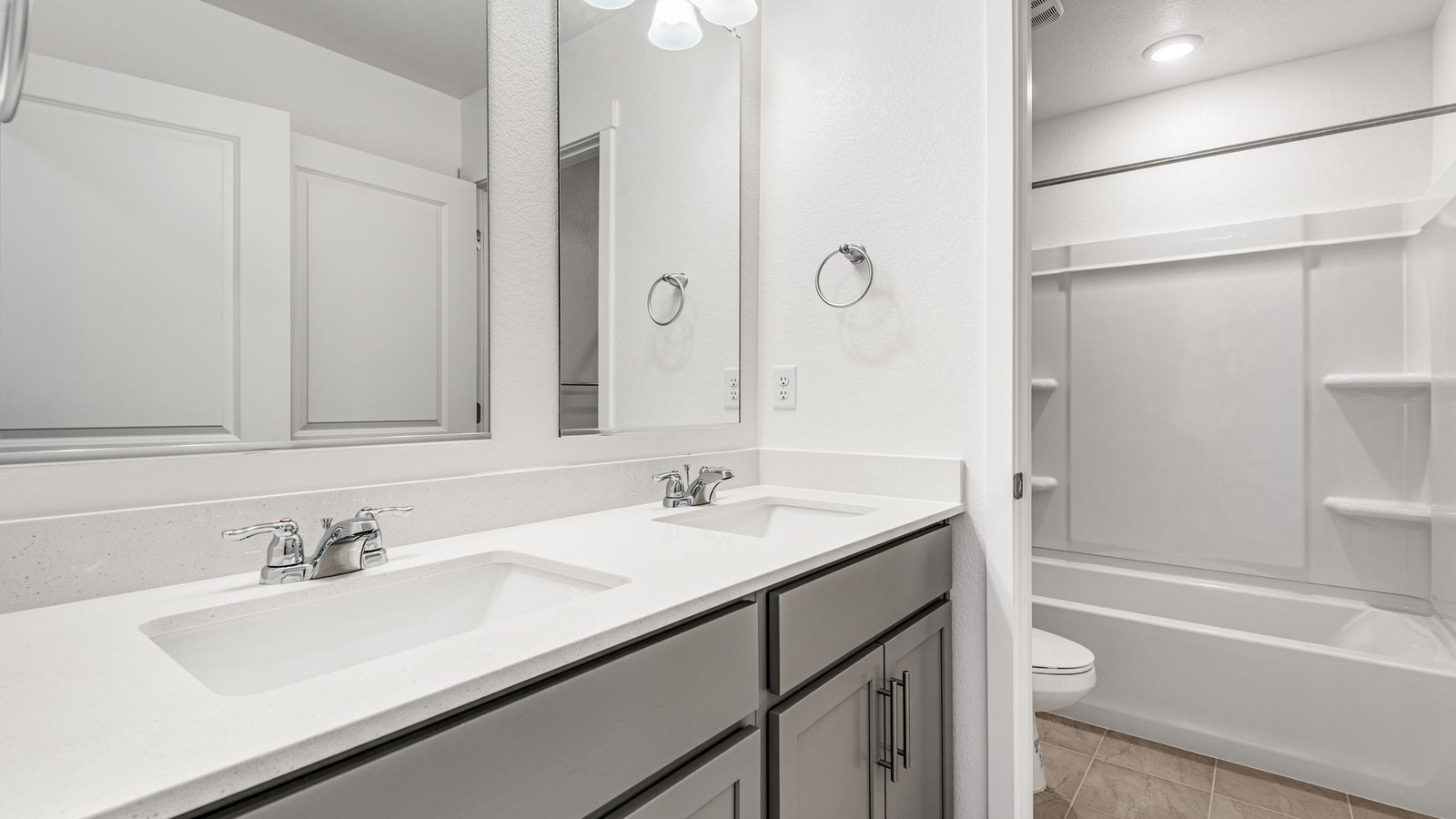 Secondary bathroom in new home in Lochbuie Colorado