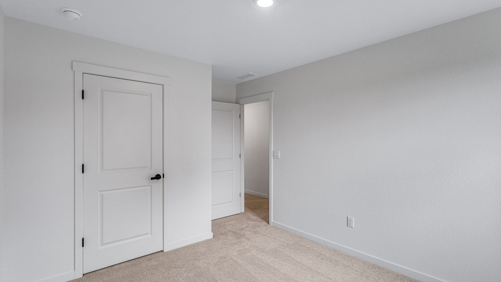 bedroom with closet in new windsor, co d.r. horton home