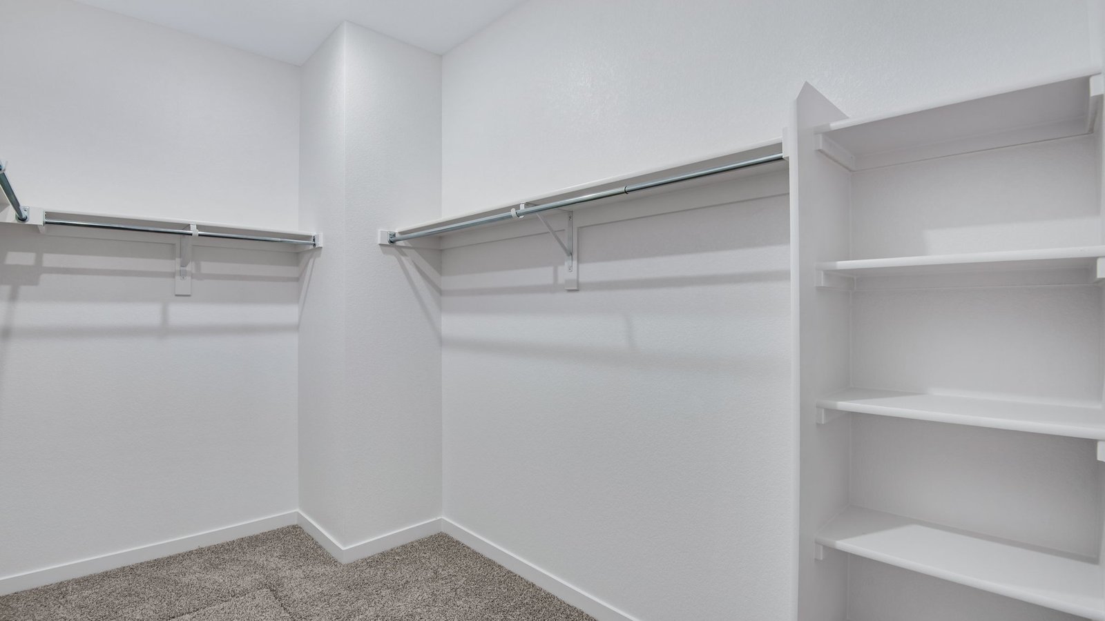 primary bedroom walk-in closet