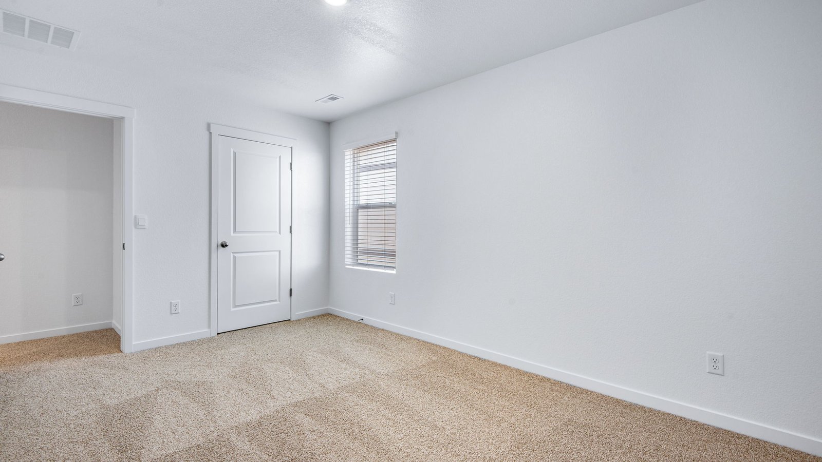 Secondary bedroom in new home in Fort Lupton Colorado
