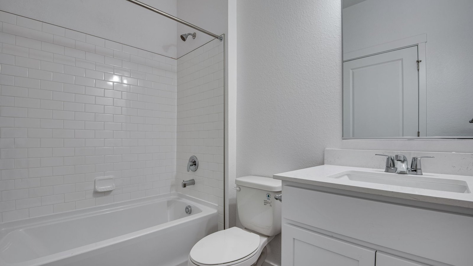 Secondary bathroom in Henley floor plan at Vista Meadows Community