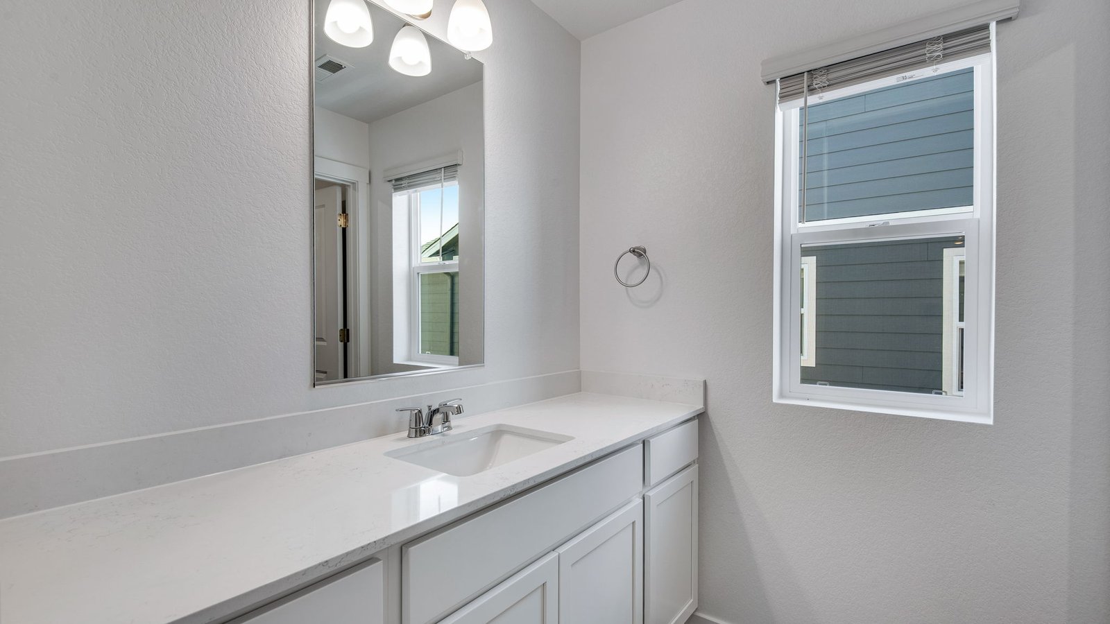 Secondary bathroom in new home community Vista Meadows