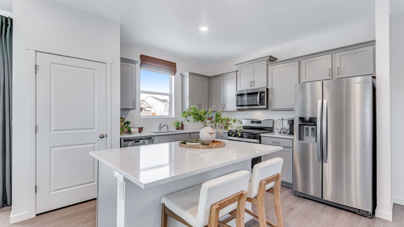 kitchen with stainless steel appliances d.r. horton colorado