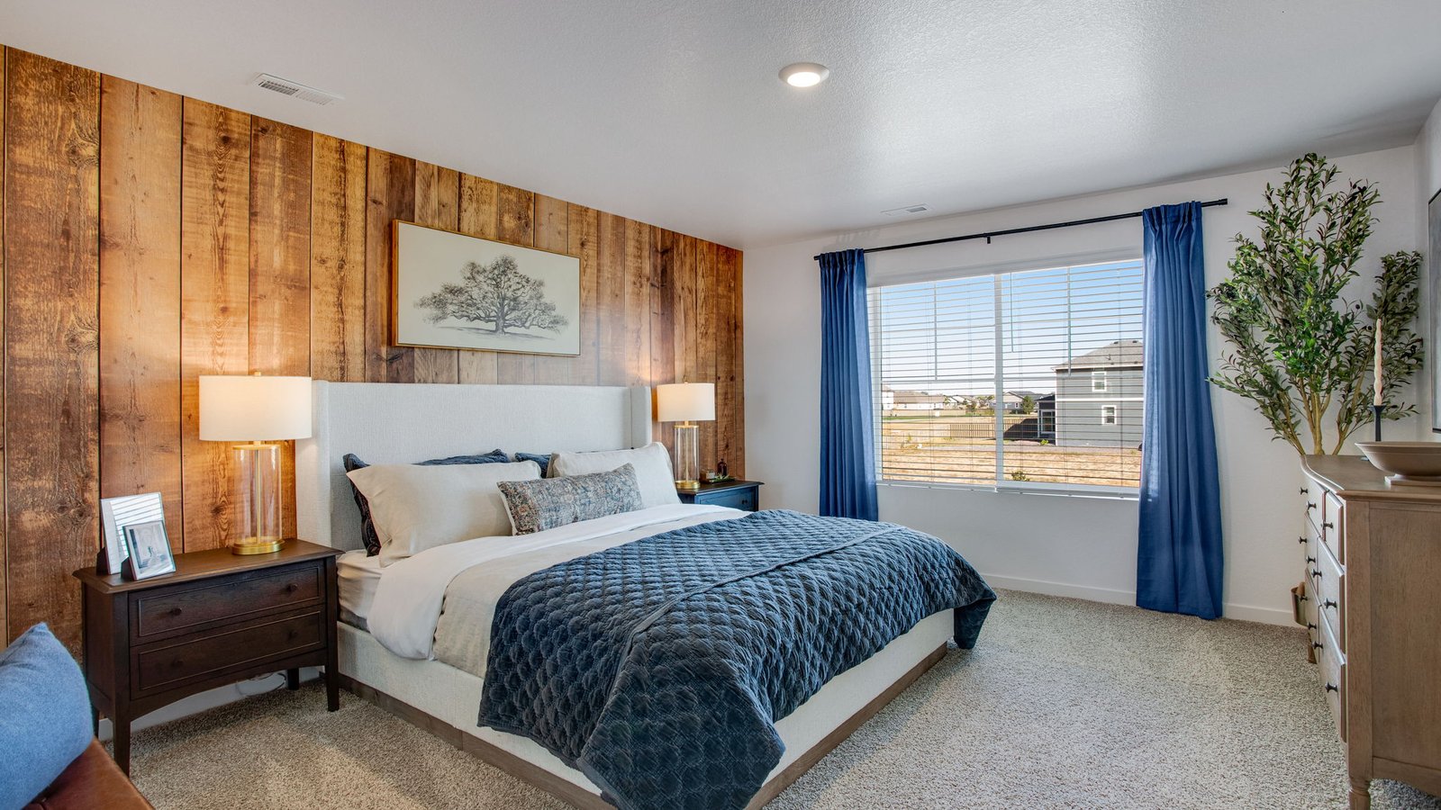 tailholt modern rustic primary bedroom