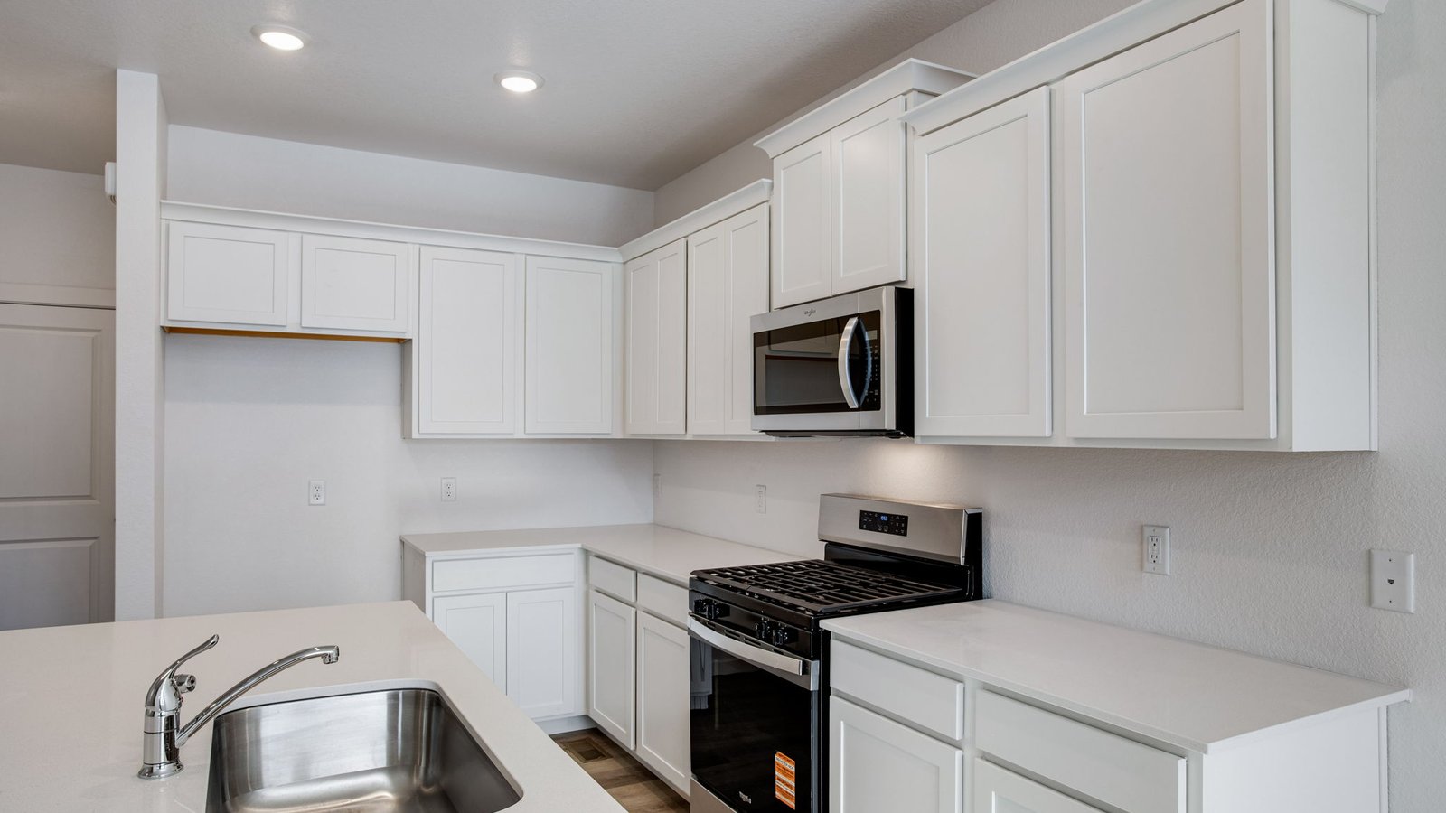 white cabinetry in new paired home by d.r. horton johnstown, co