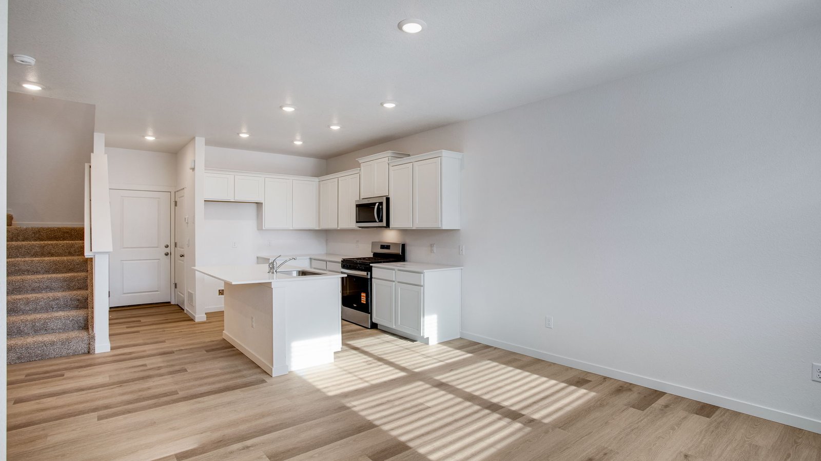 Melbourne floor plan with white cabinets