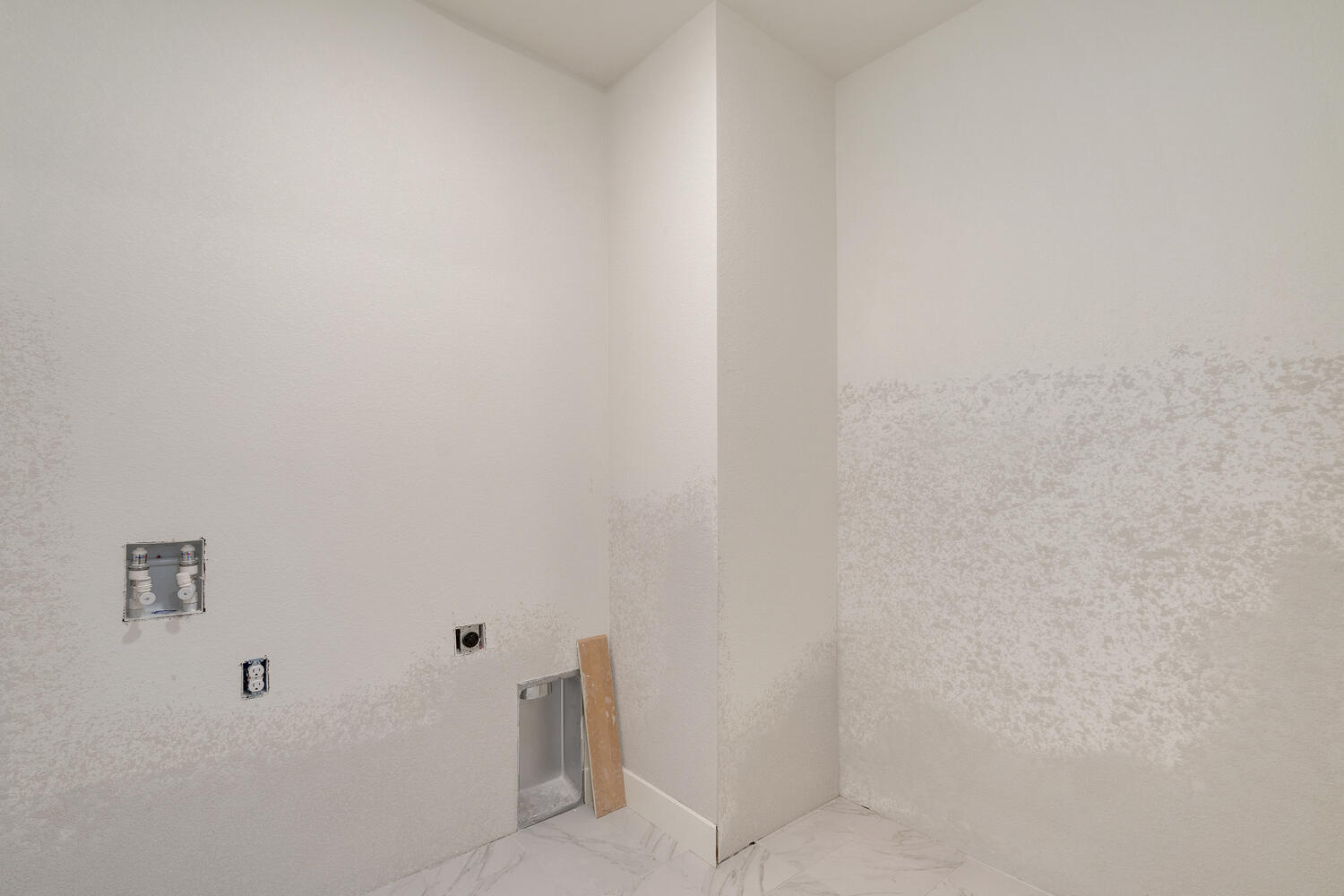 laundry room with washer and dryer hook up