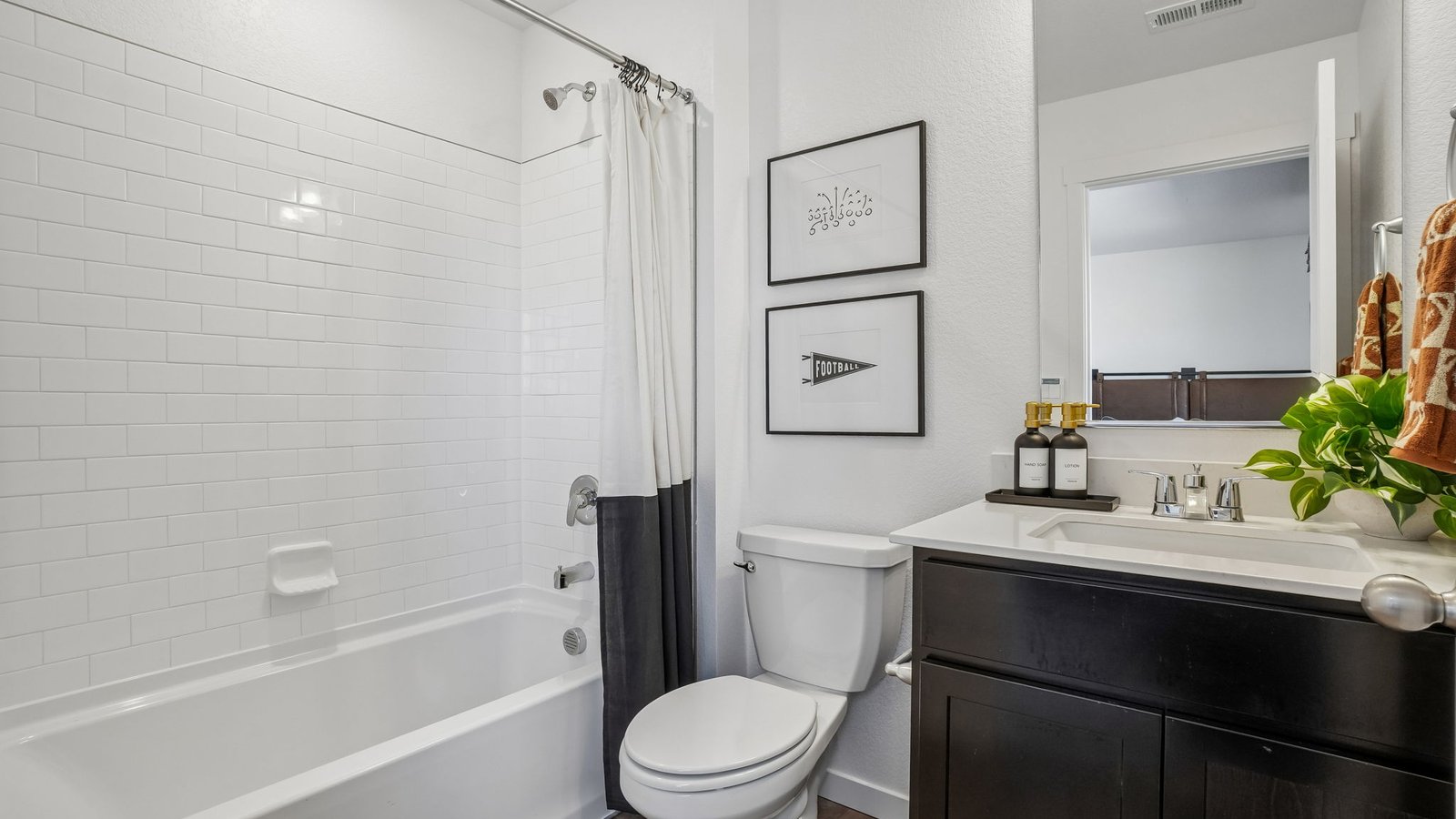 Secondary bathroom in new home in Brighton Colorado