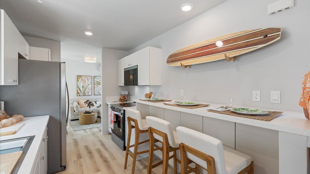 Interior walkthrough kitchen with bar counter