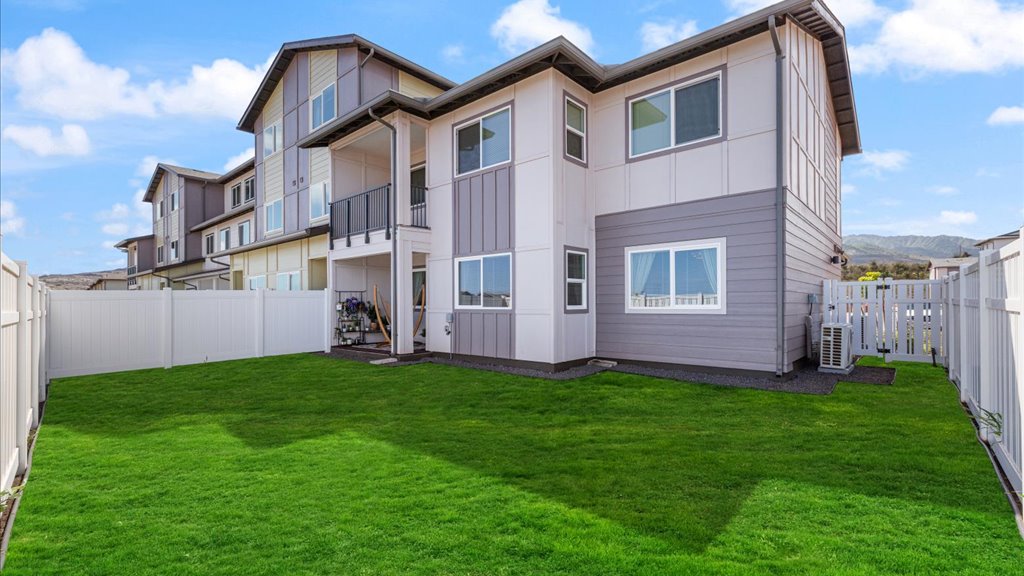 Exterior building type yard