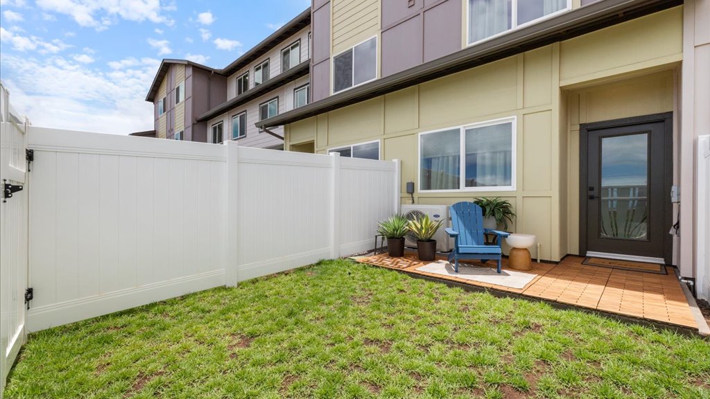 Exterior yard area
