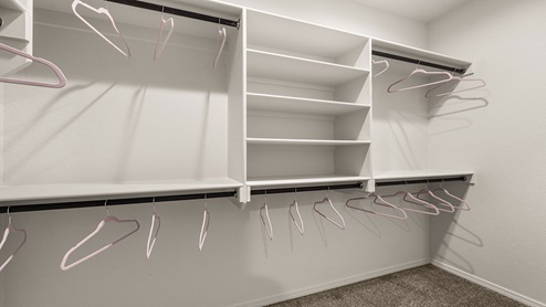 Bella - Closet
