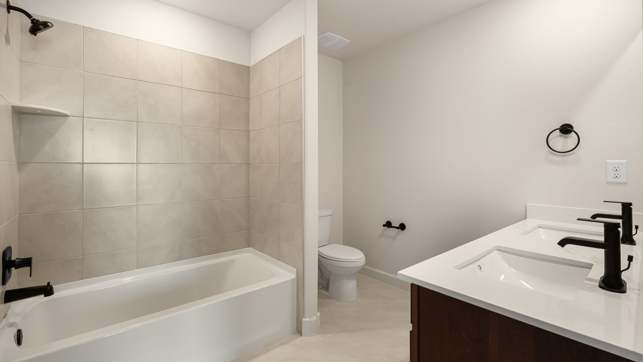 hall bathroom #2