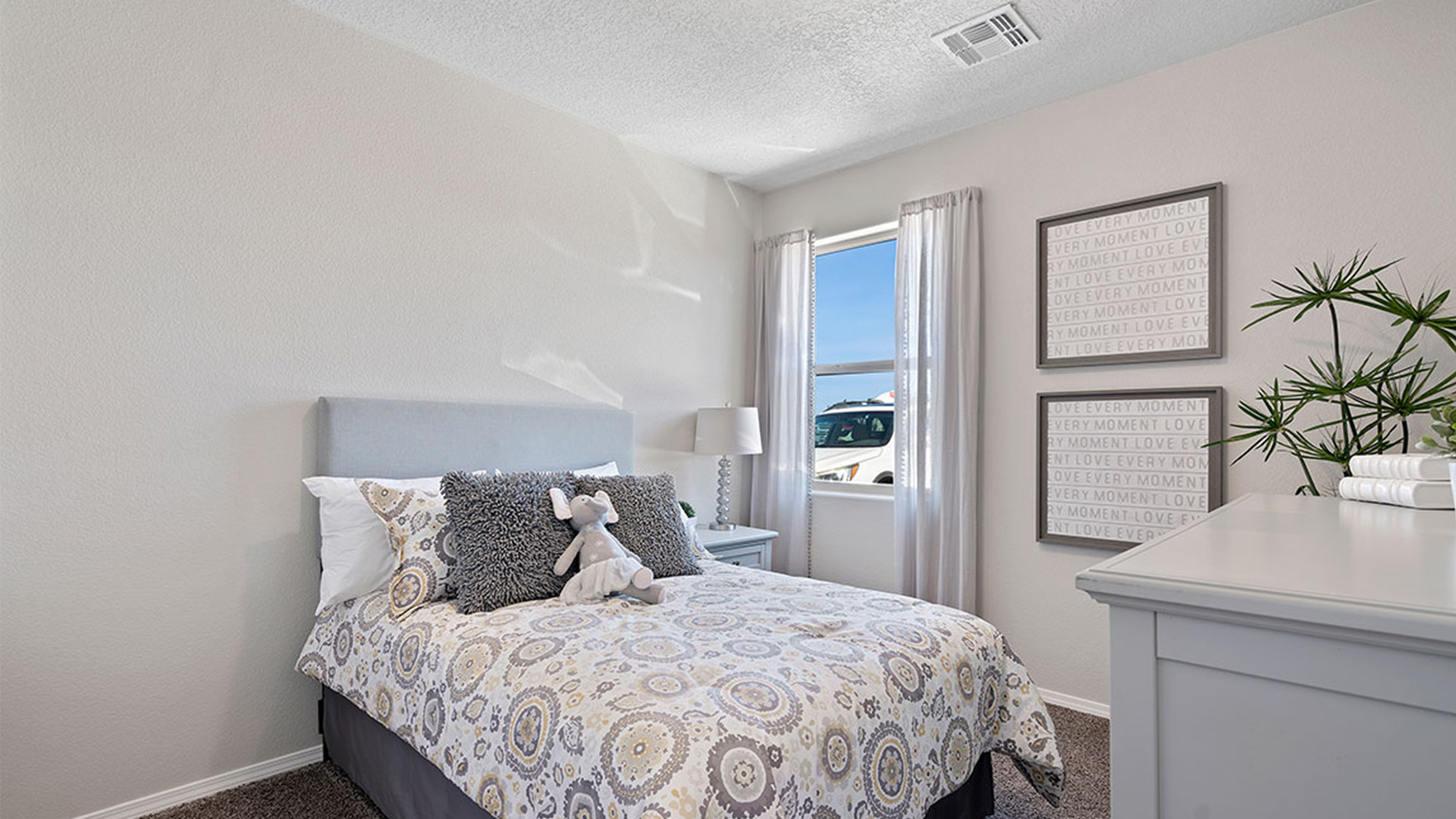 Bedroom 2 designed for flexible use including guest, child, or hobby setups at Los Diamantes Phase III