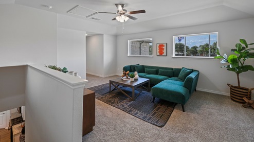 spacious upstairs flex room area