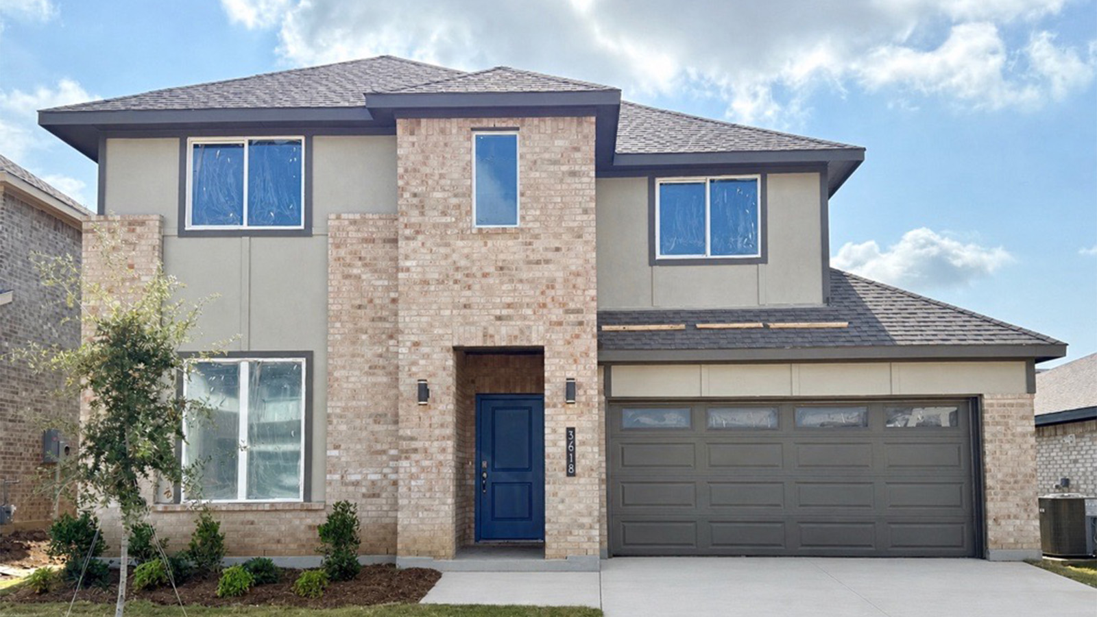 Exterior two-story home in dfw texas