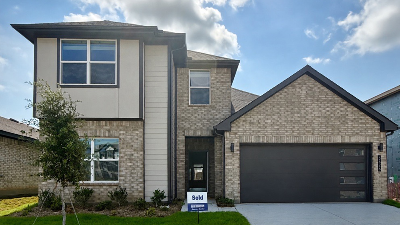 Exterior two-story home in dfw texas