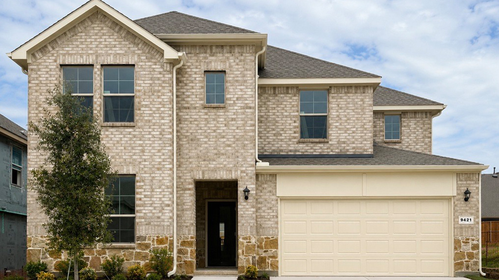 Exterior two-story home in dfw texas