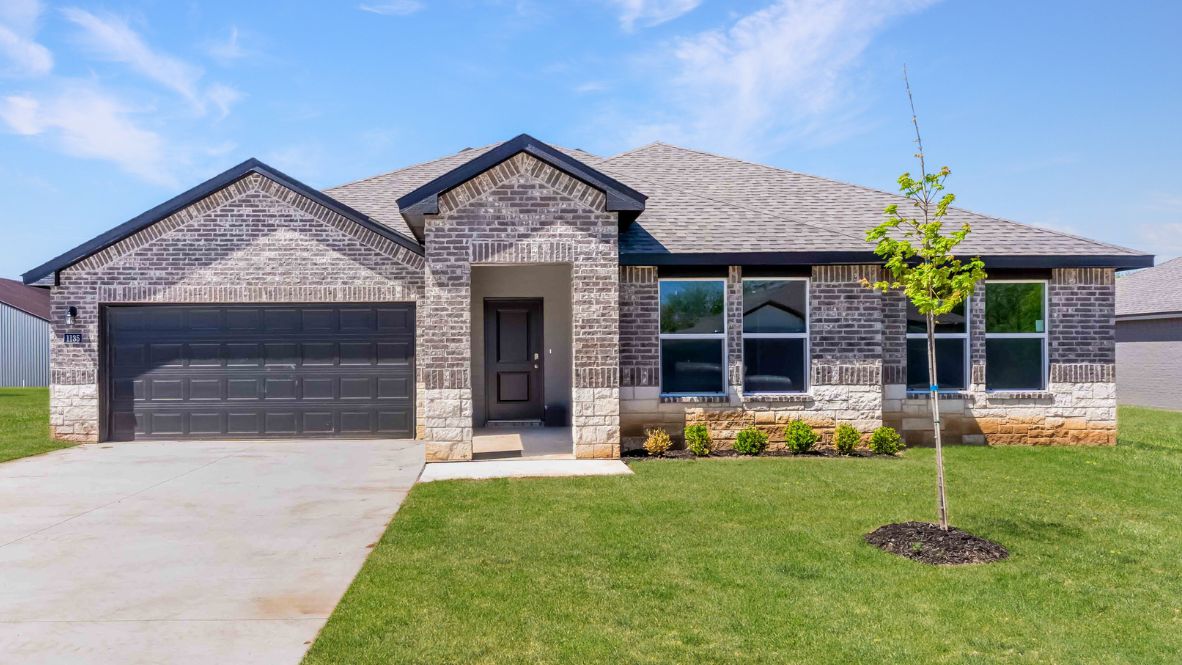 Available Home in The Villas at Chouteau Hills CHOUTEAU, OK D.R. Horton